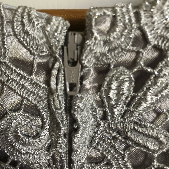 ONYX Nite Dress 10 Lined Beautiful Metallic Lace Overlay Scalloped Hem Vintage - Picture 6 of 7